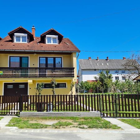 Gyoengyvirag Apartman Lenti Exteriér fotografie
