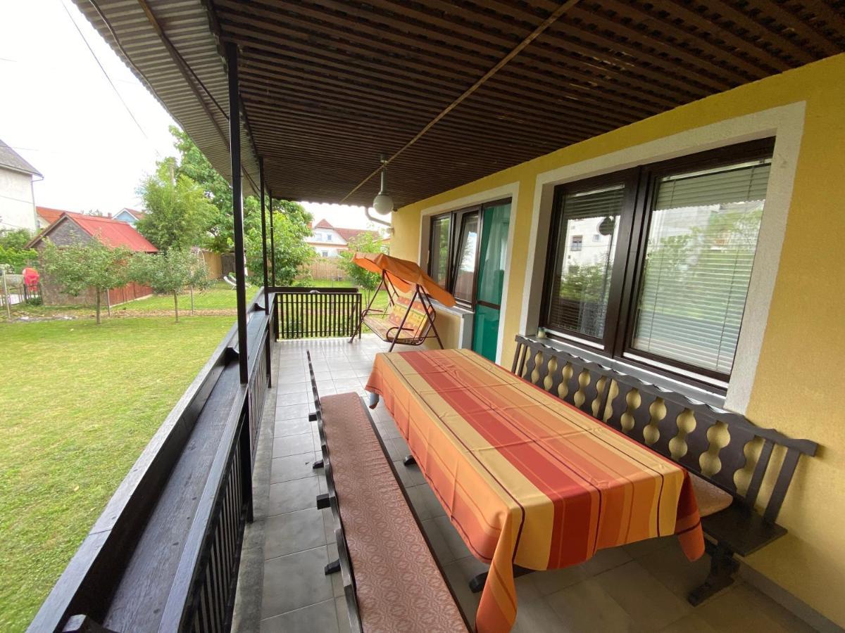 Gyoengyvirag Apartman Lenti Exteriér fotografie