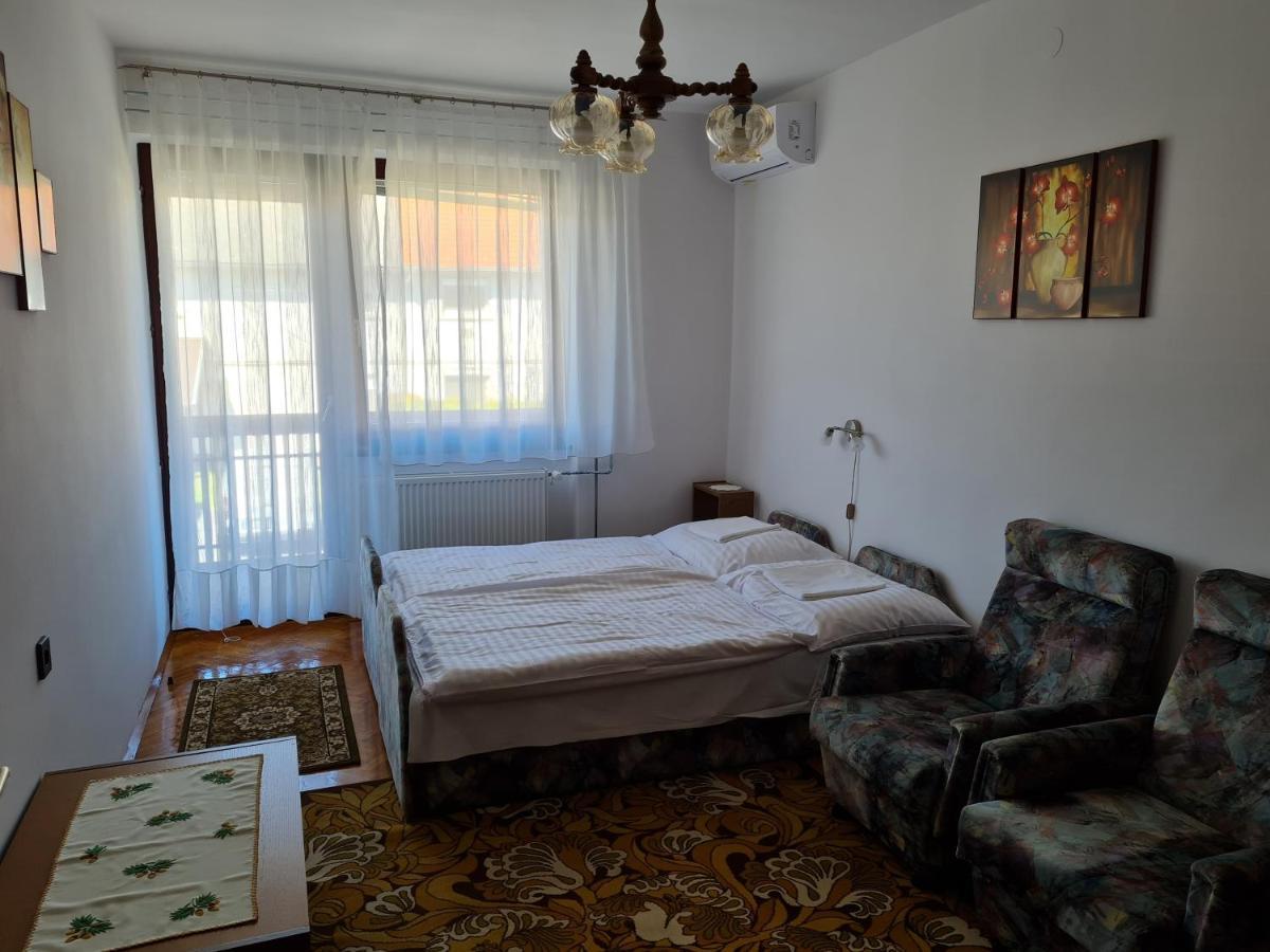 Gyoengyvirag Apartman Lenti Exteriér fotografie