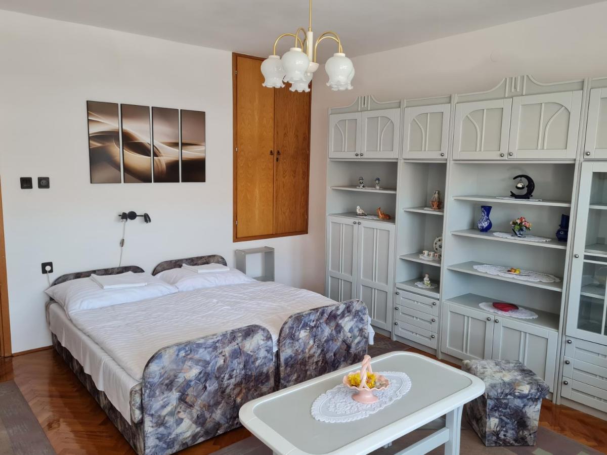 Gyoengyvirag Apartman Lenti Exteriér fotografie