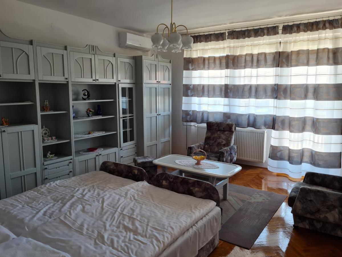 Gyoengyvirag Apartman Lenti Exteriér fotografie